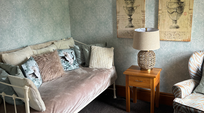 Stay In One Of Our Deluxe Rooms - Brooklands Guest House